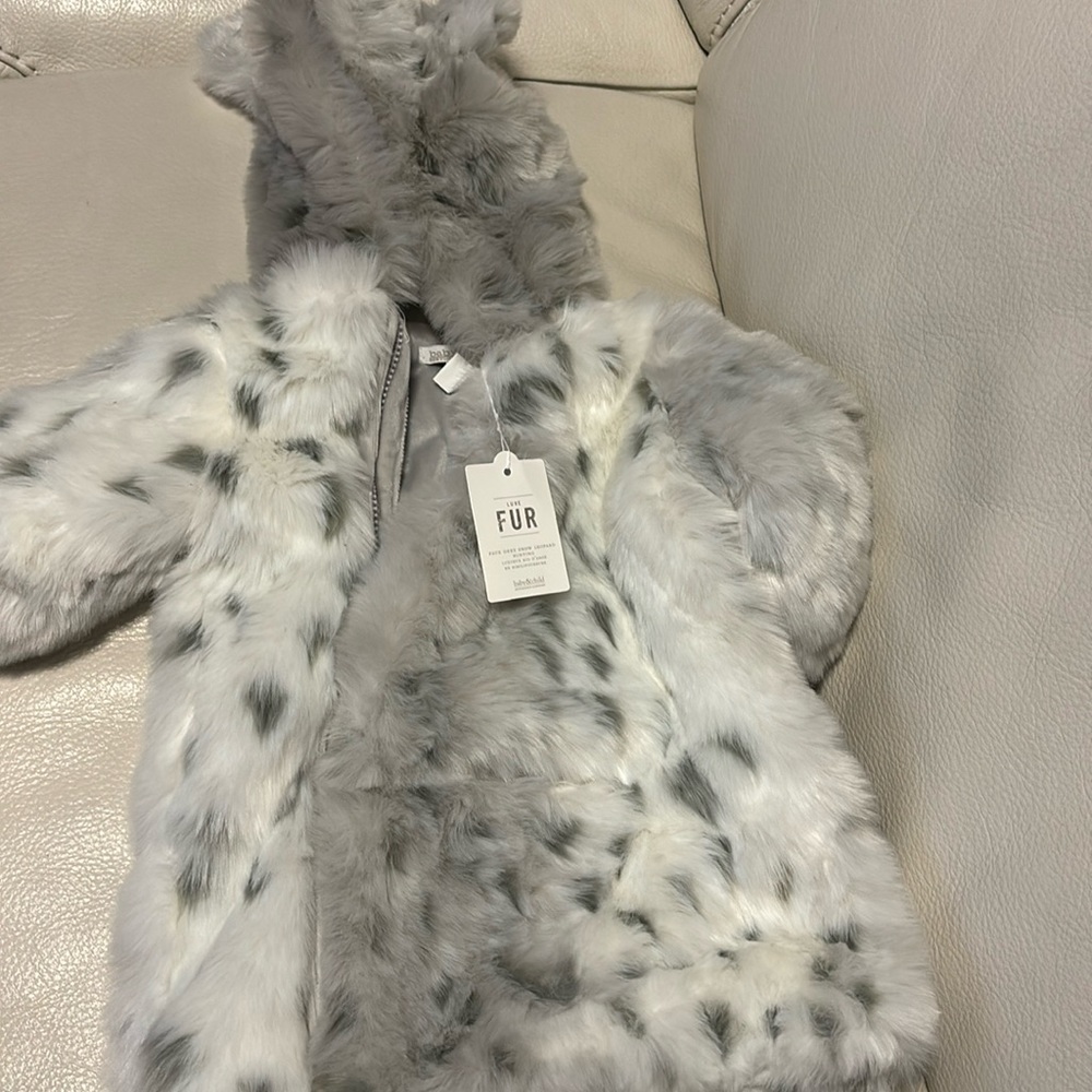 Faux fur snow leopard bunting